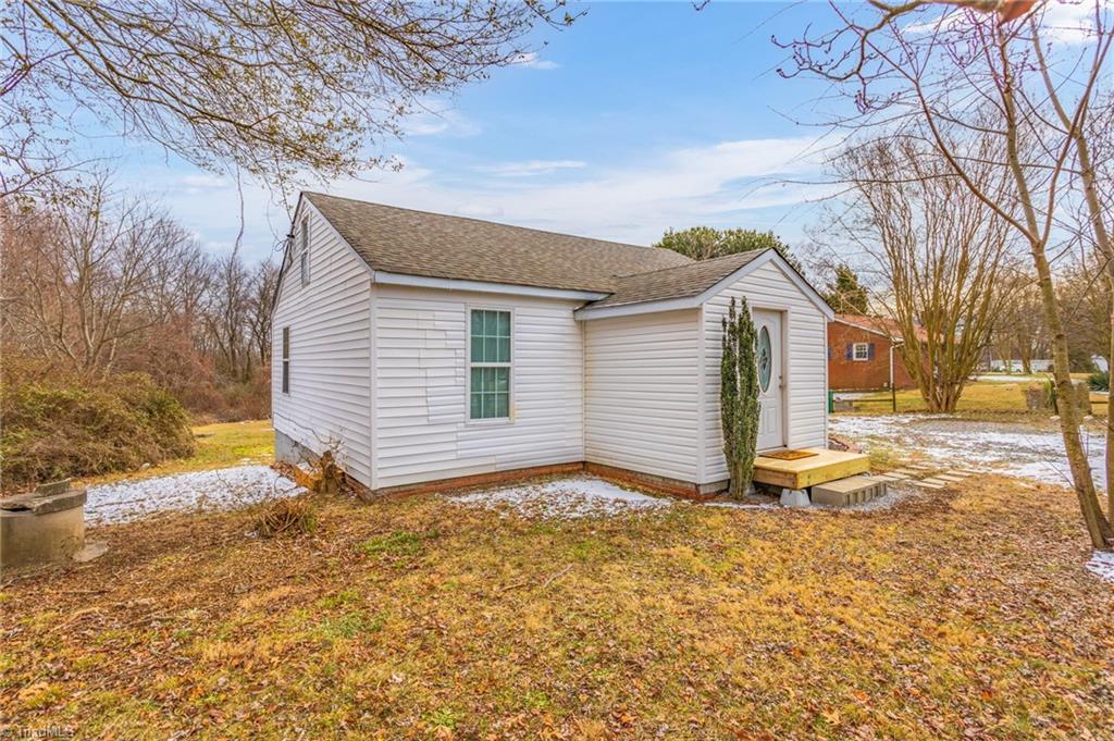 2405 Darrow Road Walkertown, NC 27051 - Photo 1 of 19 Gallery Image 1