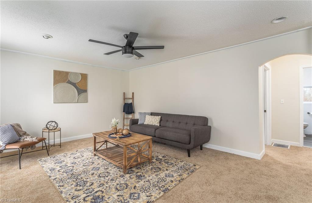 2405 Darrow Road Walkertown, NC 27051 - Photo 3 of 19 Gallery Image 3