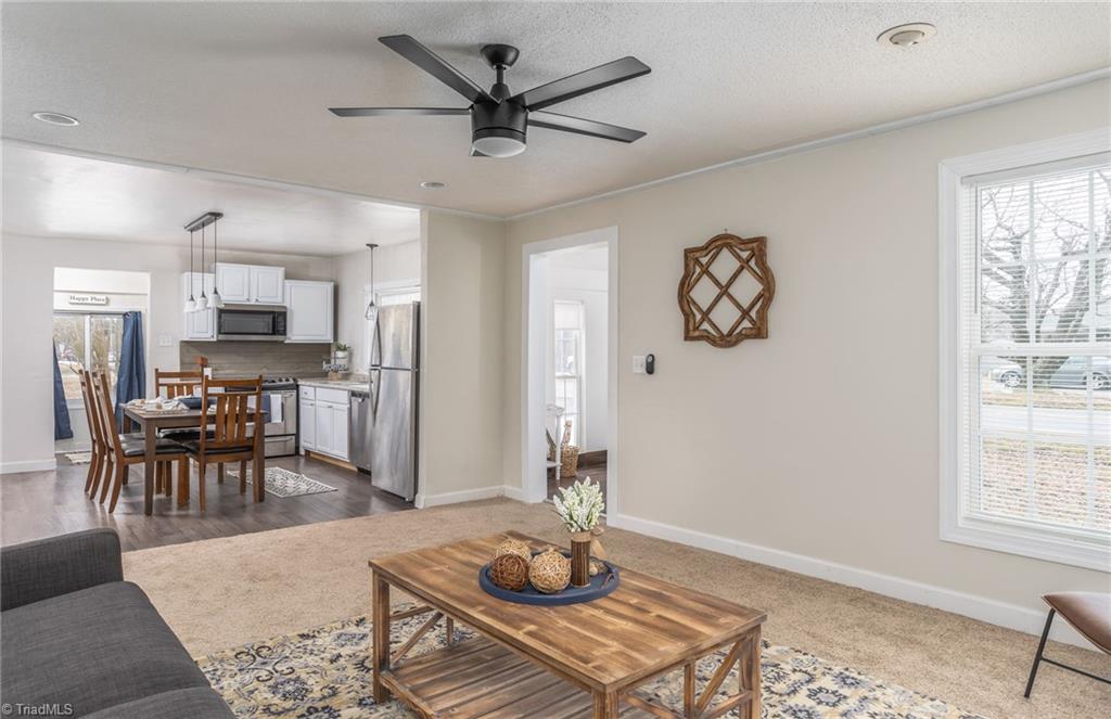2405 Darrow Road Walkertown, NC 27051 - Photo 5 of 19 Gallery Image 5