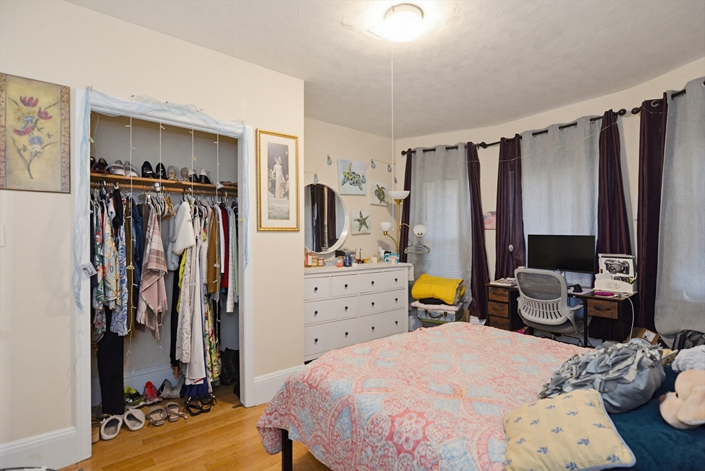 38 Oberlin Street Worcester, MA 01610 - Photo 4 of 34