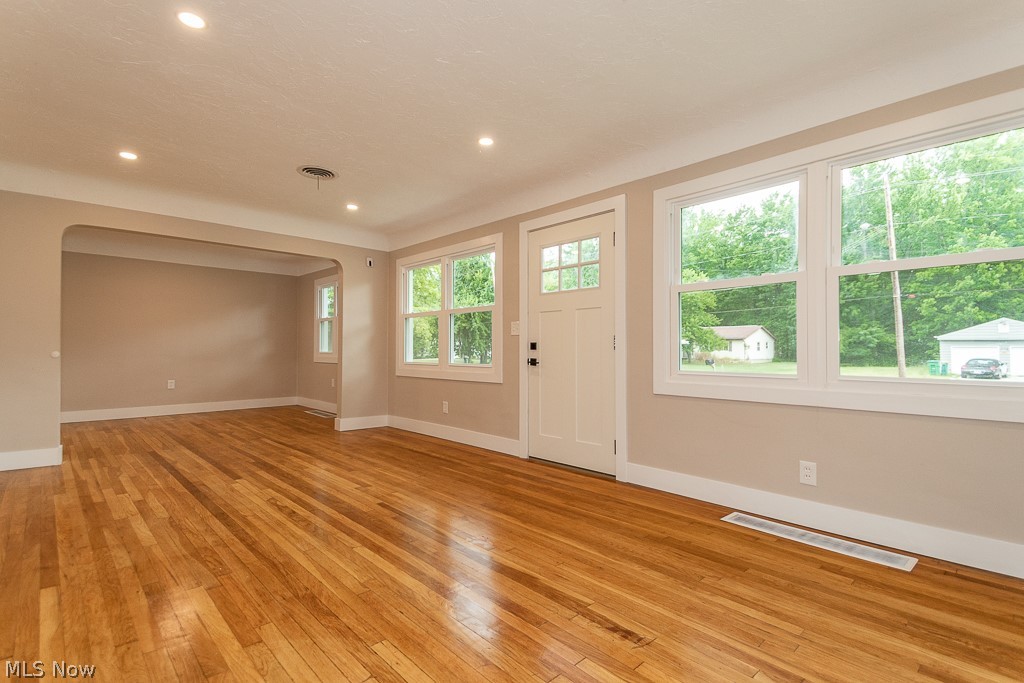 8360 Edgewood Road Mentor, OH 44060 - Photo 3 of 30 Wonderful bright and open space