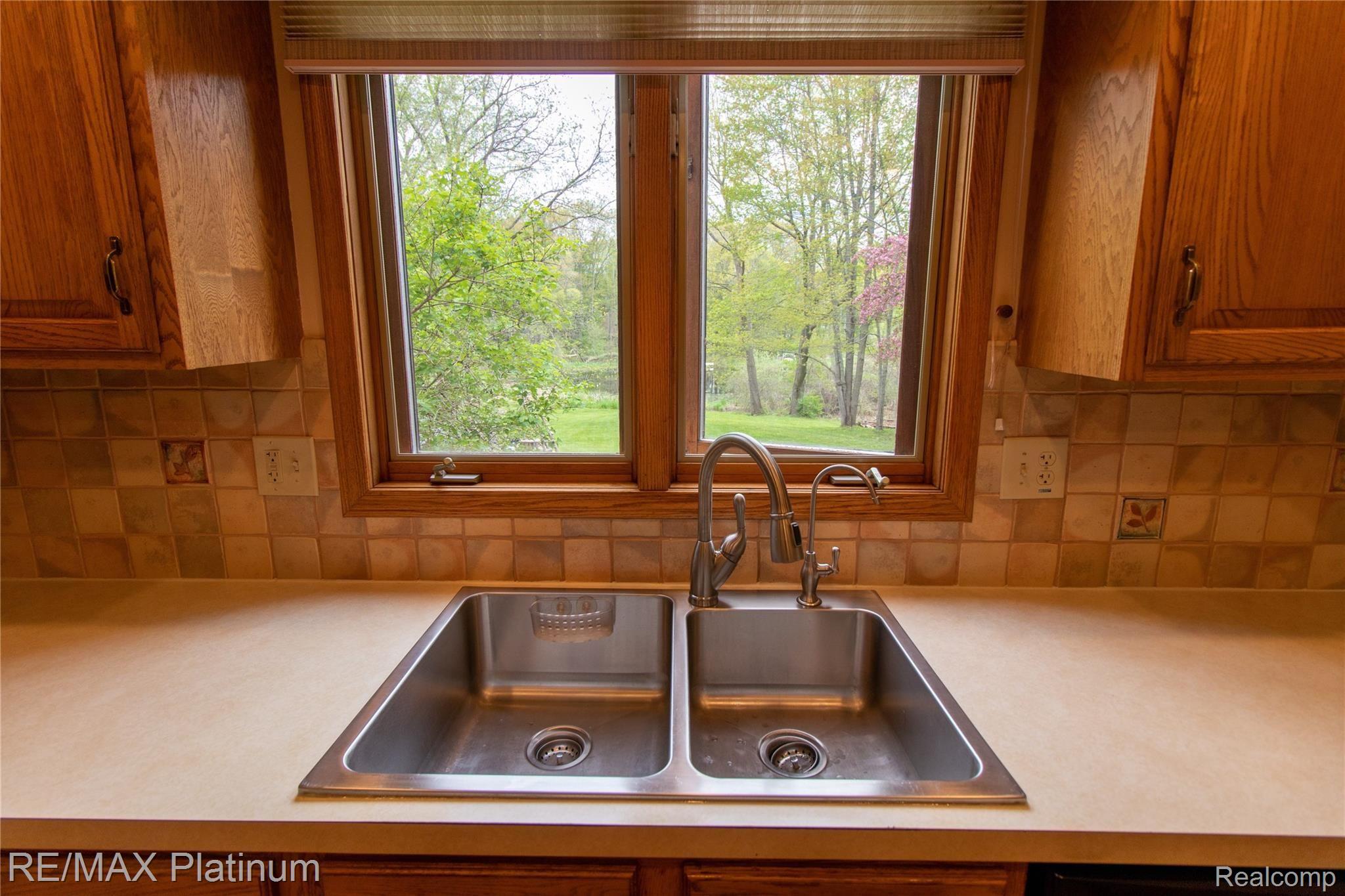 5165 King Road Howell, MI 48843 - Photo 12 of 53 IMG_5147.jpg