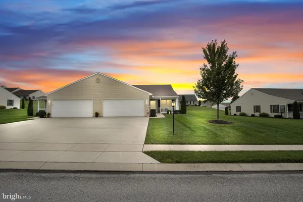 $284,900 | 1379 Pleasant View Drive, Unit 222, Spring Grove, PA 17362