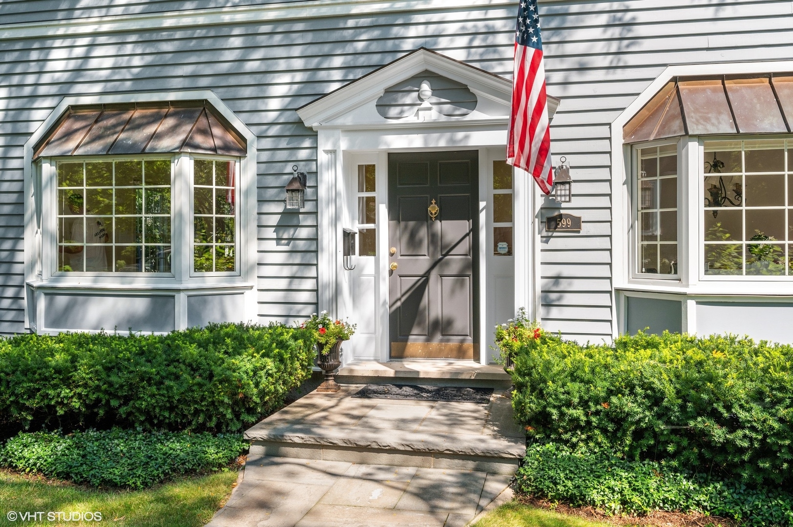 599 Willow Road Winnetka, IL 60093 - Photo 2 of 52