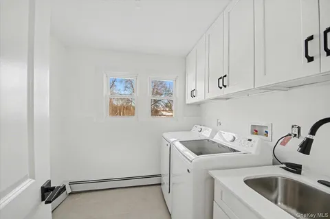 $625,000 | 366 Overlook Road, Pleasant Valley, NY 12569