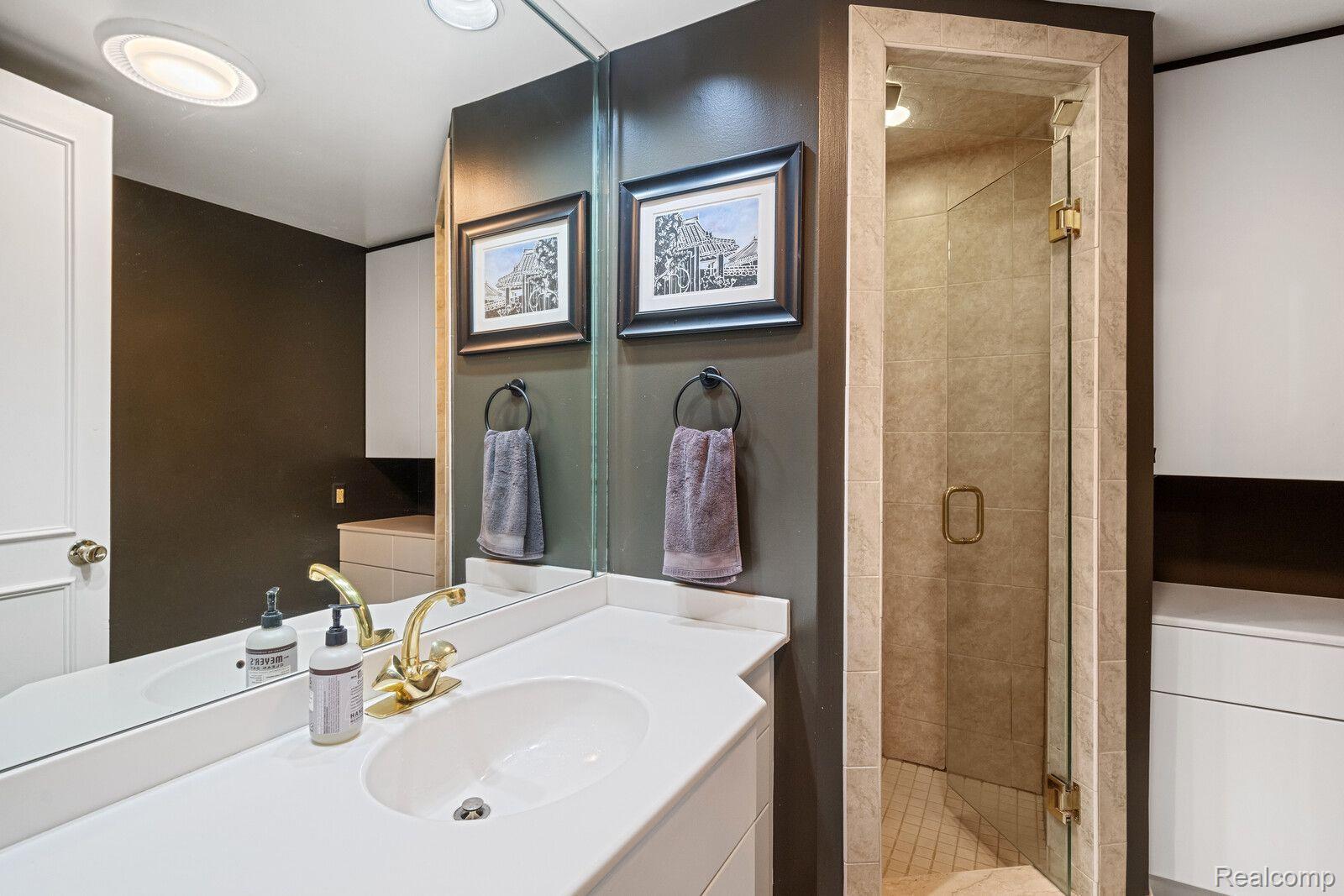 1548 North Renaud Road Grosse Pointe, MI 48236 - Photo 20 of 40 Gallery Image 20