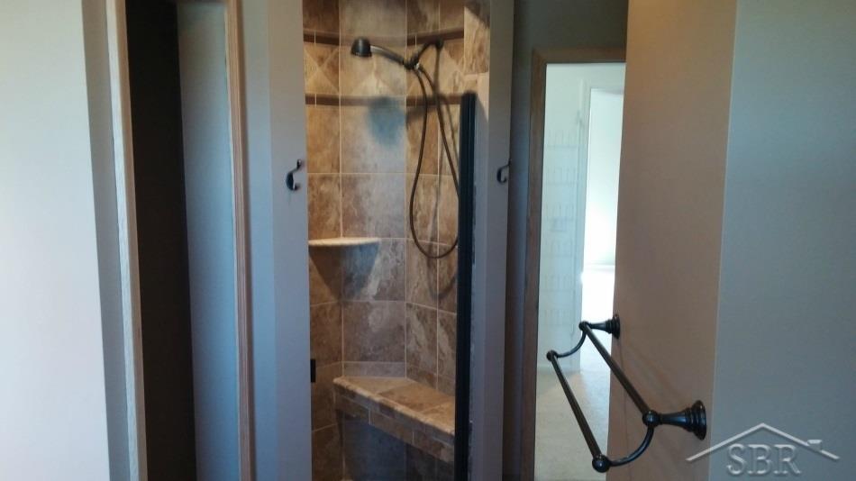 4690 East Kent Road Freeland, MI 48623 - Photo 24 of 28 31288965-24.JPG