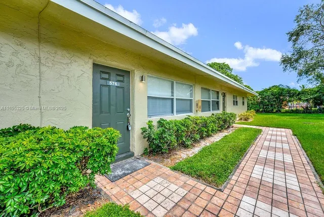 $1,825 | 644 Kathy Court, Margate, FL 33068