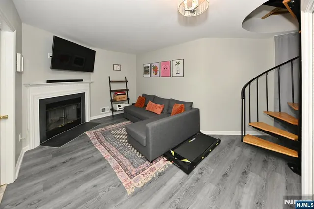 $549,000 | 190 Surrey Court, Ramsey, NJ 07446