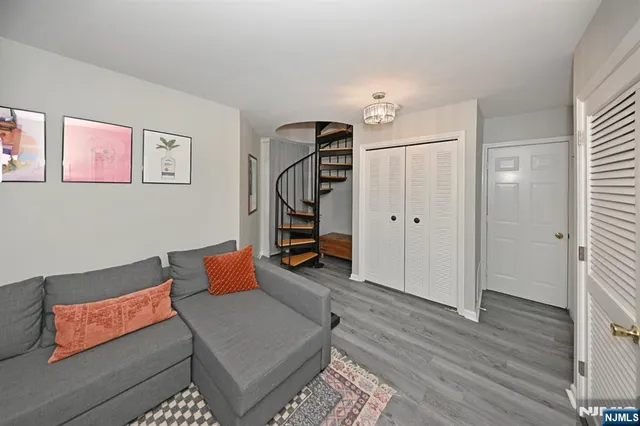 $549,000 | 190 Surrey Court, Ramsey, NJ 07446