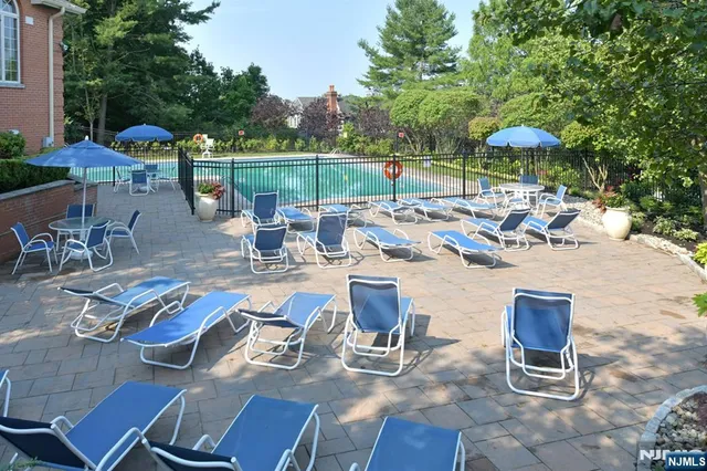 $549,000 | 190 Surrey Court, Ramsey, NJ 07446