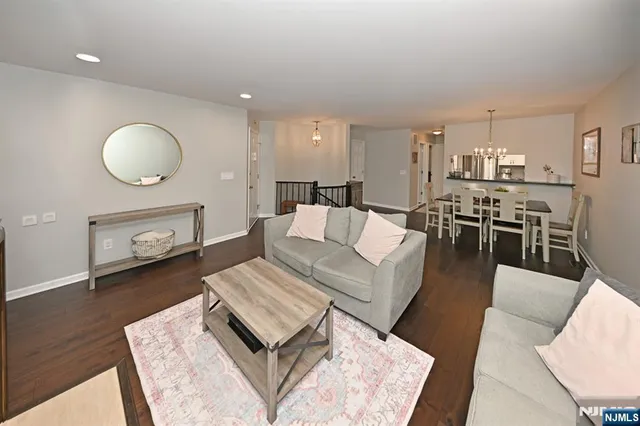 $549,000 | 190 Surrey Court, Ramsey, NJ 07446