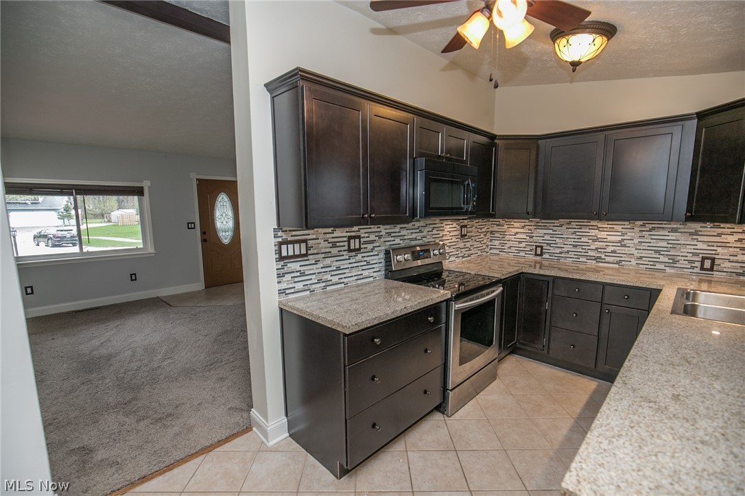 5334 Manning Circle North Ridgeville, OH 44039 - Photo 3 of 28