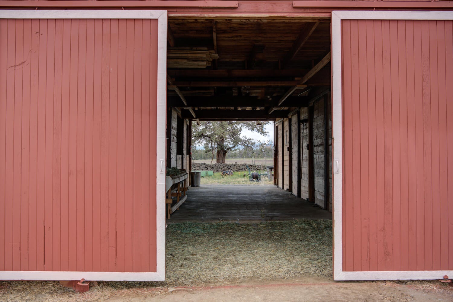 22245 Erickson Road Bend, OR 97701 - Photo 78 of 83 Drivethru breezeway