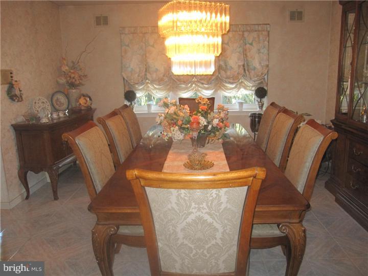9250 Laramie Road Philadelphia, PA 19115 - Photo 6 of 17 Dining Room