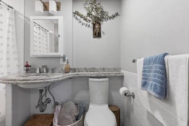 $2,500 | 600 Shirley Street, Unit 1, Winthrop, MA 02152