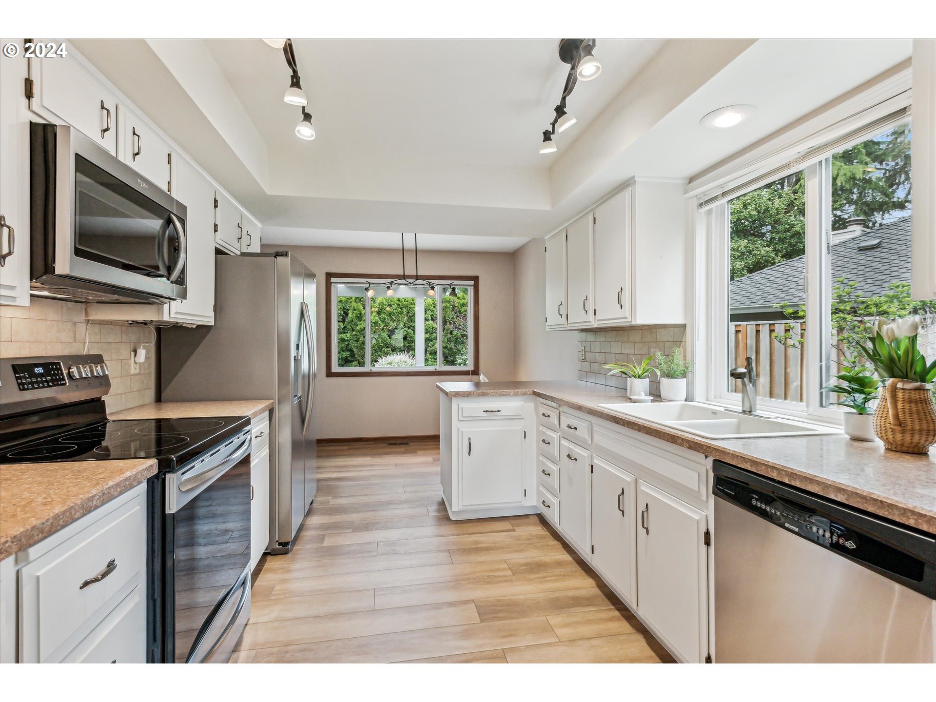 32275 Southwest Armitage Road Wilsonville, OR 97070 - Photo 12 of 32 Gallery Image 12