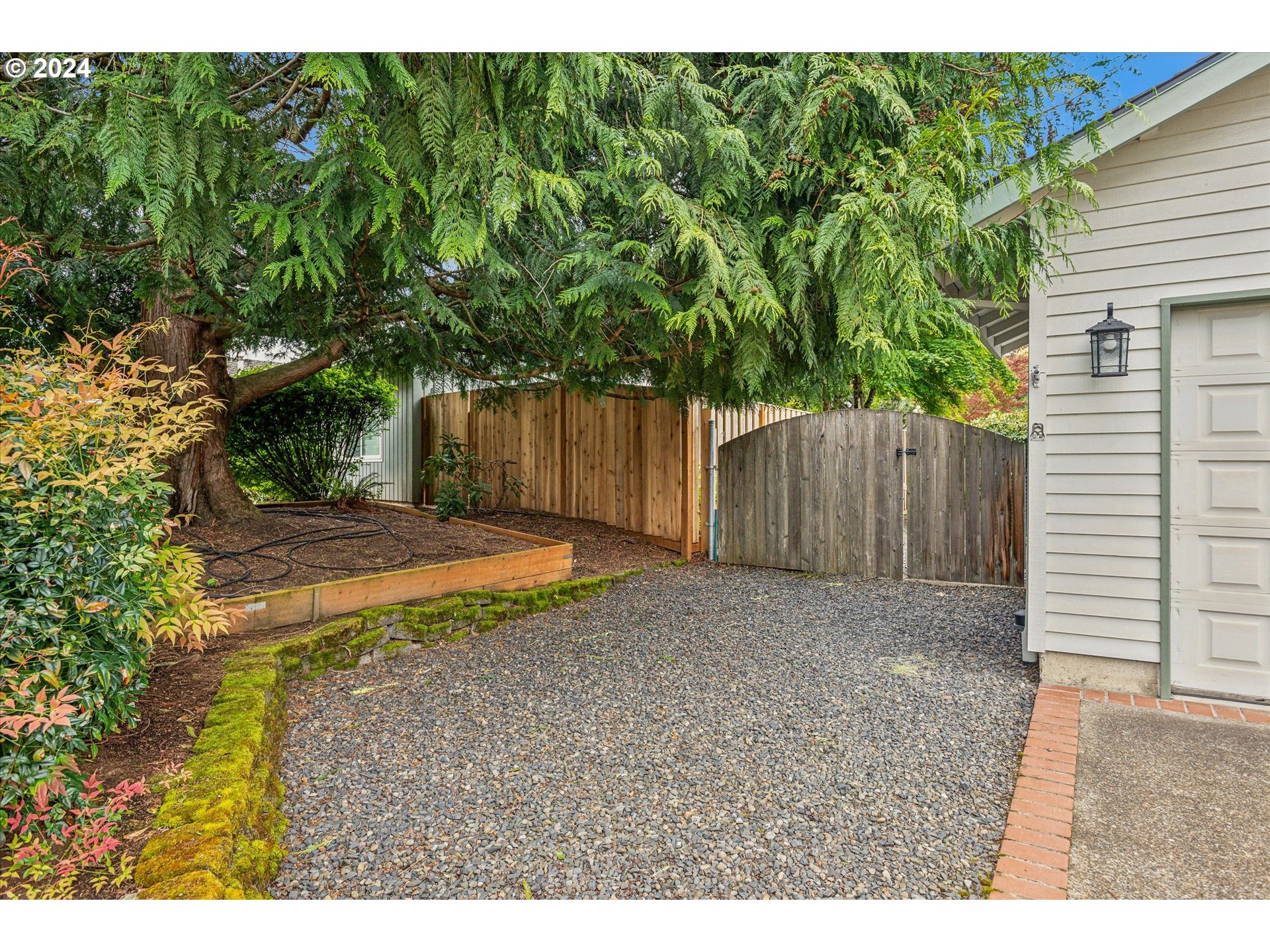 32275 Southwest Armitage Road Wilsonville, OR 97070 - Photo 3 of 32 Gallery Image 3