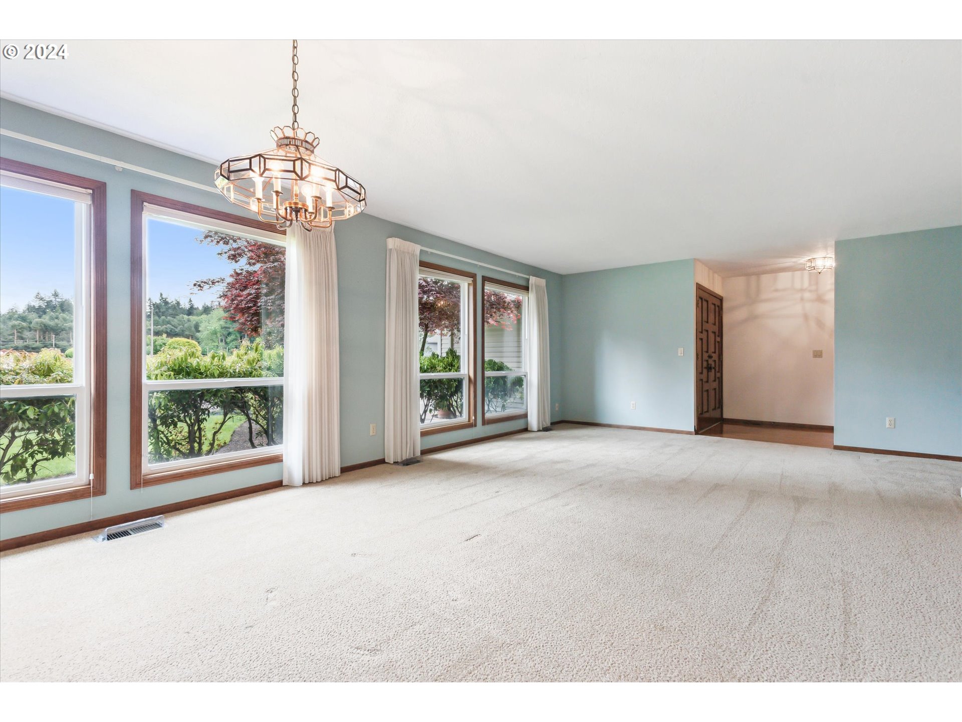 32275 Southwest Armitage Road Wilsonville, OR 97070 - Photo 8 of 32 Gallery Image 8