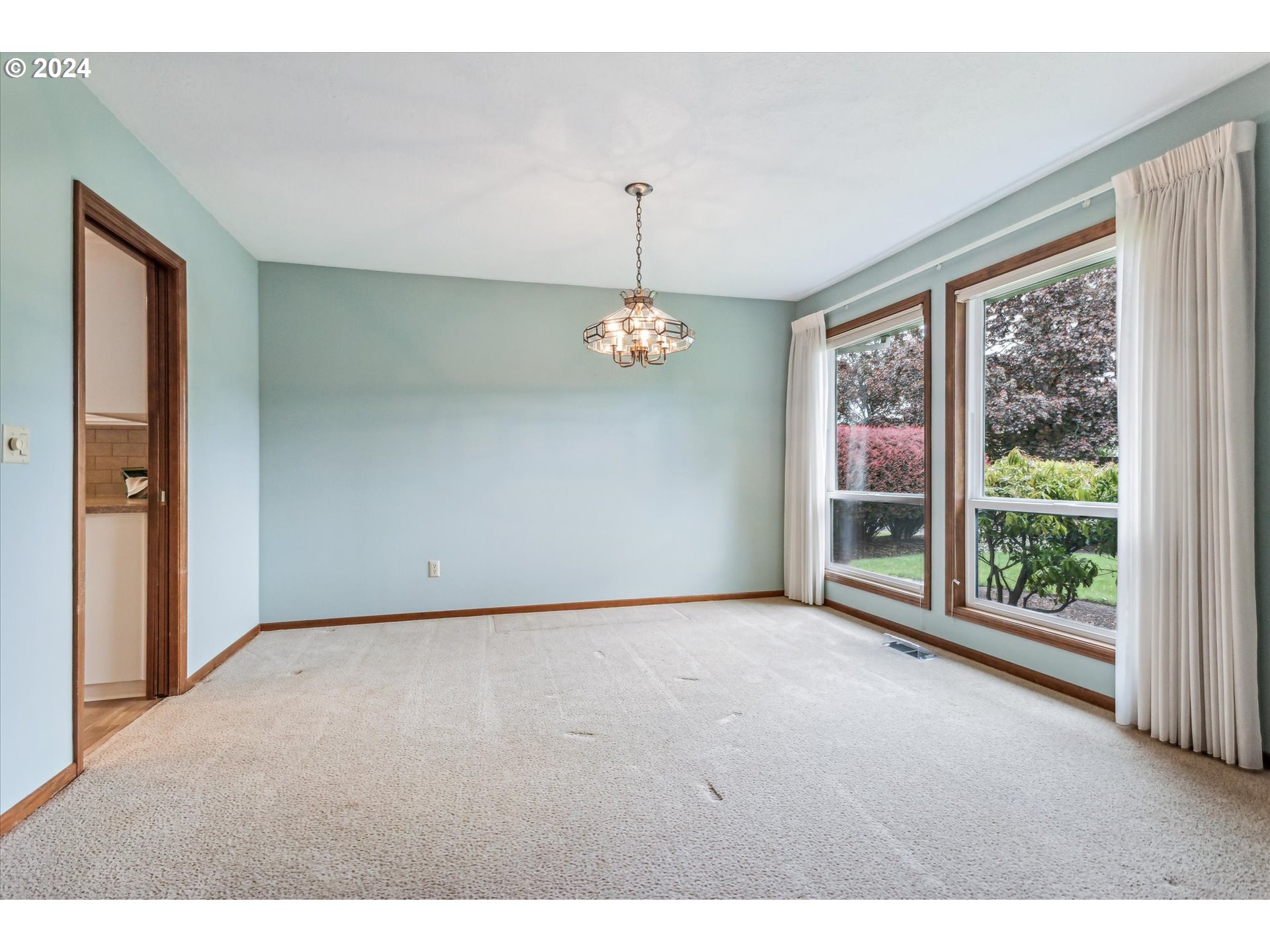 32275 Southwest Armitage Road Wilsonville, OR 97070 - Photo 9 of 32 Gallery Image 9
