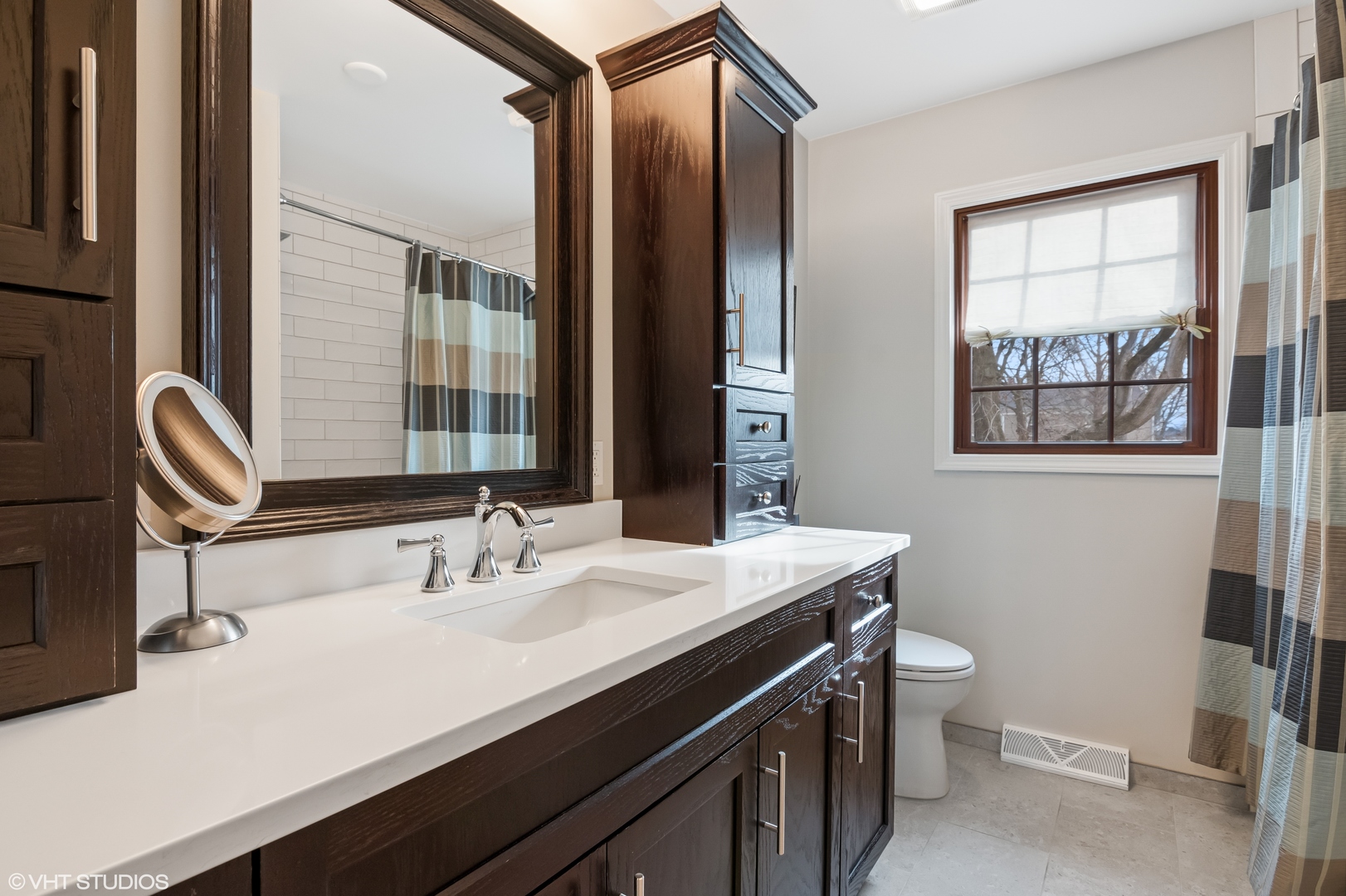 165 Hamilton Lane Wheaton, IL 60189 - Photo 29 of 45 a bathroom with a sink and a mirror