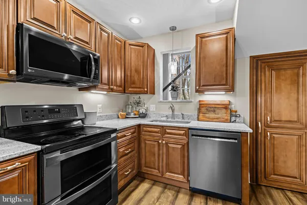 $585,000 | 1222 Sophia Street, Fredericksburg, VA 22401