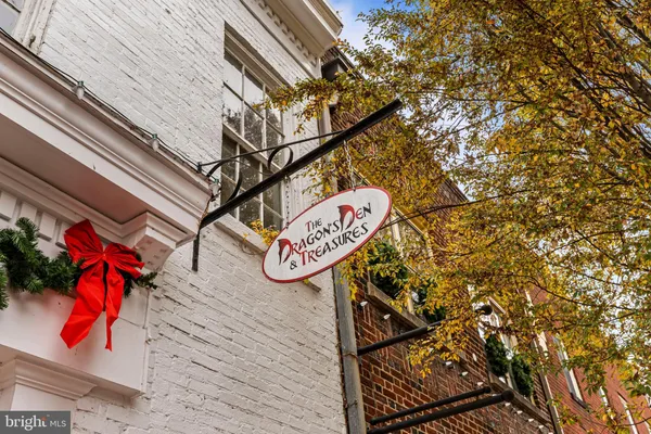 $585,000 | 1222 Sophia Street, Fredericksburg, VA 22401