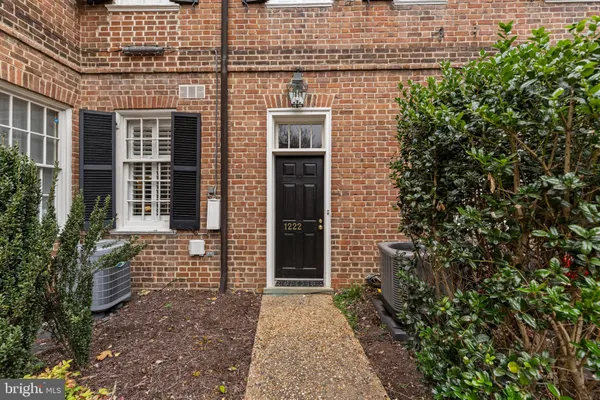$585,000 | 1222 Sophia Street, Fredericksburg, VA 22401