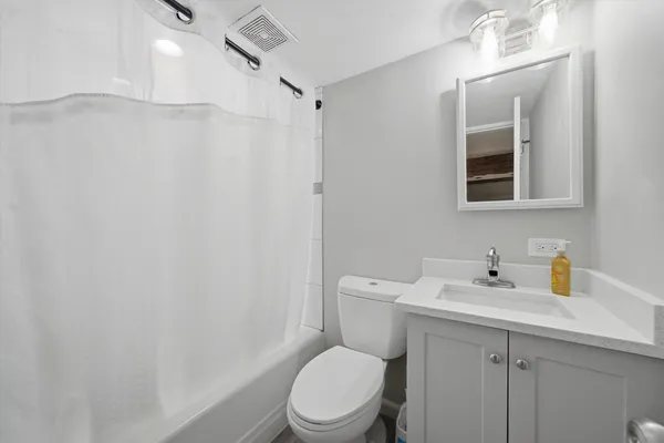 $2,990 | 110 Villa Road, Streamwood, IL 60107