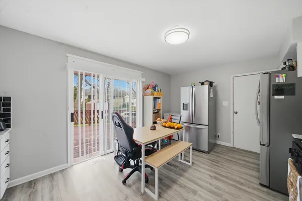 $2,990 | 110 Villa Road, Streamwood, IL 60107