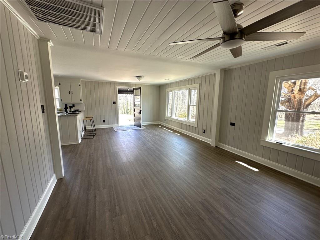 1416 Perryman Road Lexington, NC 27295 - Photo 4 of 23