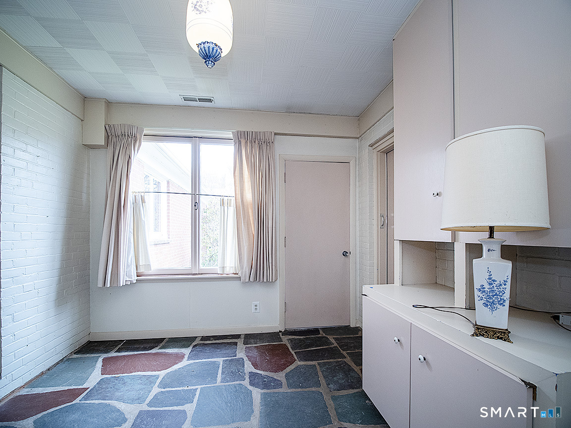 76 Gaylord Mountain Road Hamden, CT 06518 - Photo 16 of 40