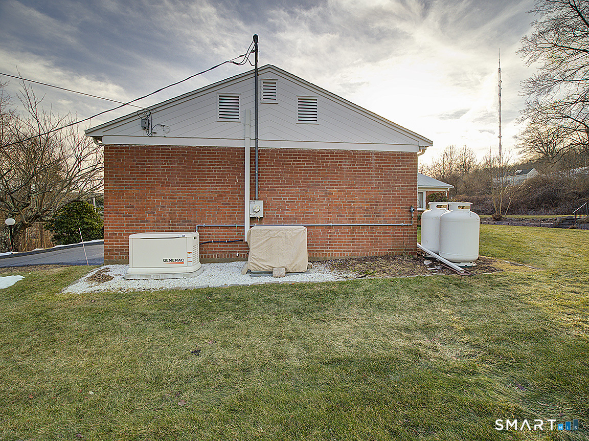 76 Gaylord Mountain Road Hamden, CT 06518 - Photo 38 of 40