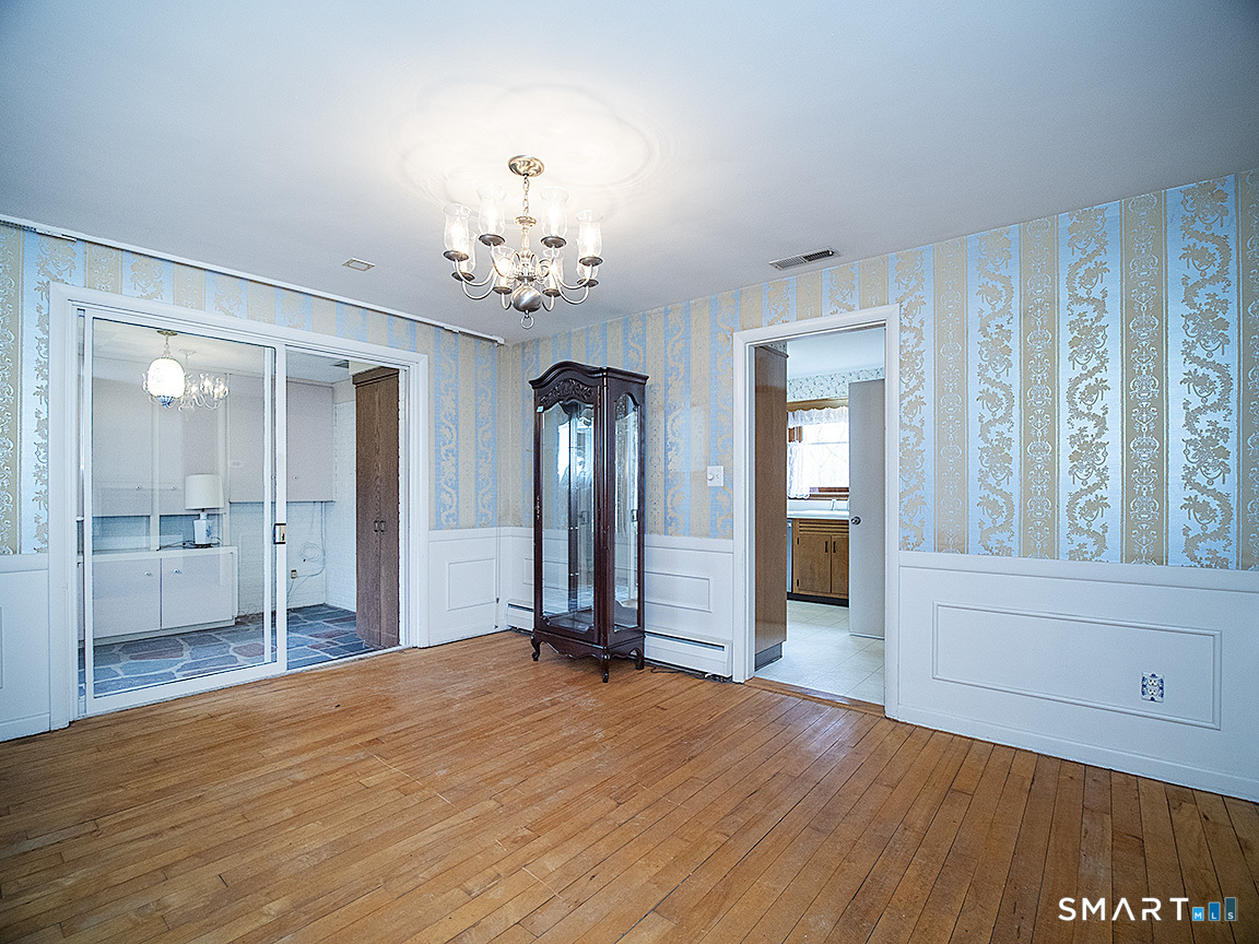 76 Gaylord Mountain Road Hamden, CT 06518 - Photo 7 of 40