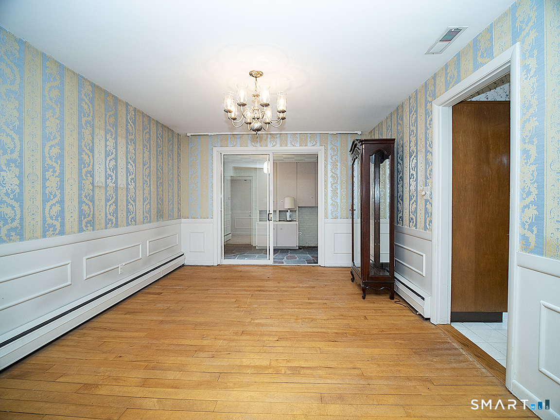 76 Gaylord Mountain Road Hamden, CT 06518 - Photo 9 of 40