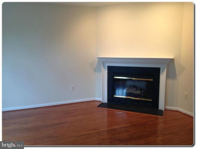 7028 Dew Drop Way Clinton, MD 20735 - Photo 2 of 8 Living Room