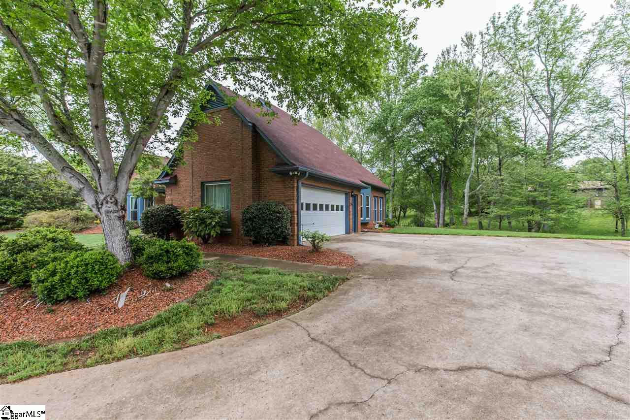 105 Memory Lane Moore, SC 29369 - Photo 4 of 32 Gallery Image 4