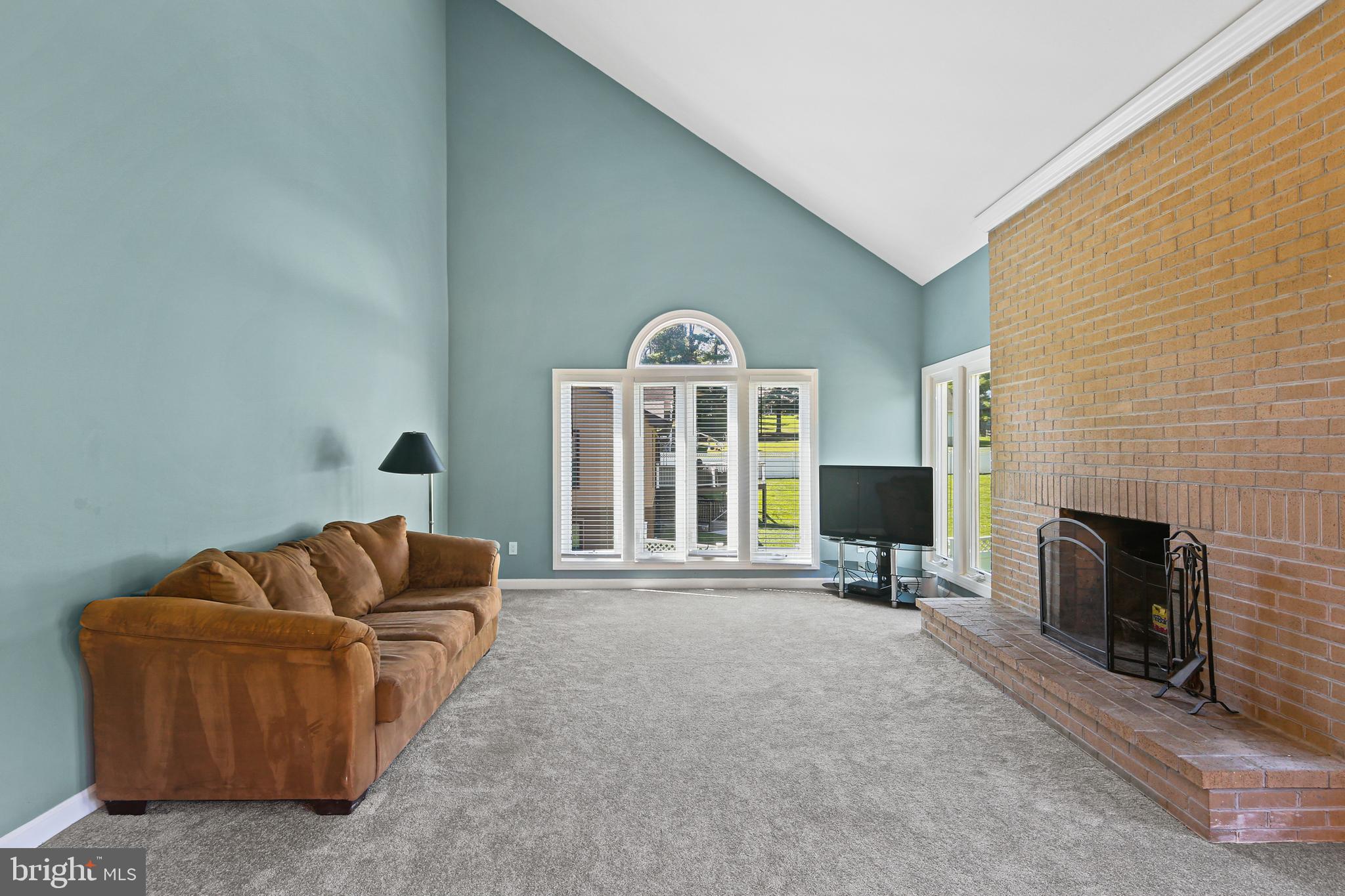 3974 View Top Road Ellicott City, MD 21042 - Photo 8 of 37 Family Room