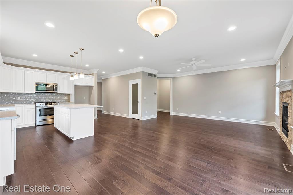 3859 Dearborn Avenue Rochester Hills, MI 48309 - Photo 13 of 32