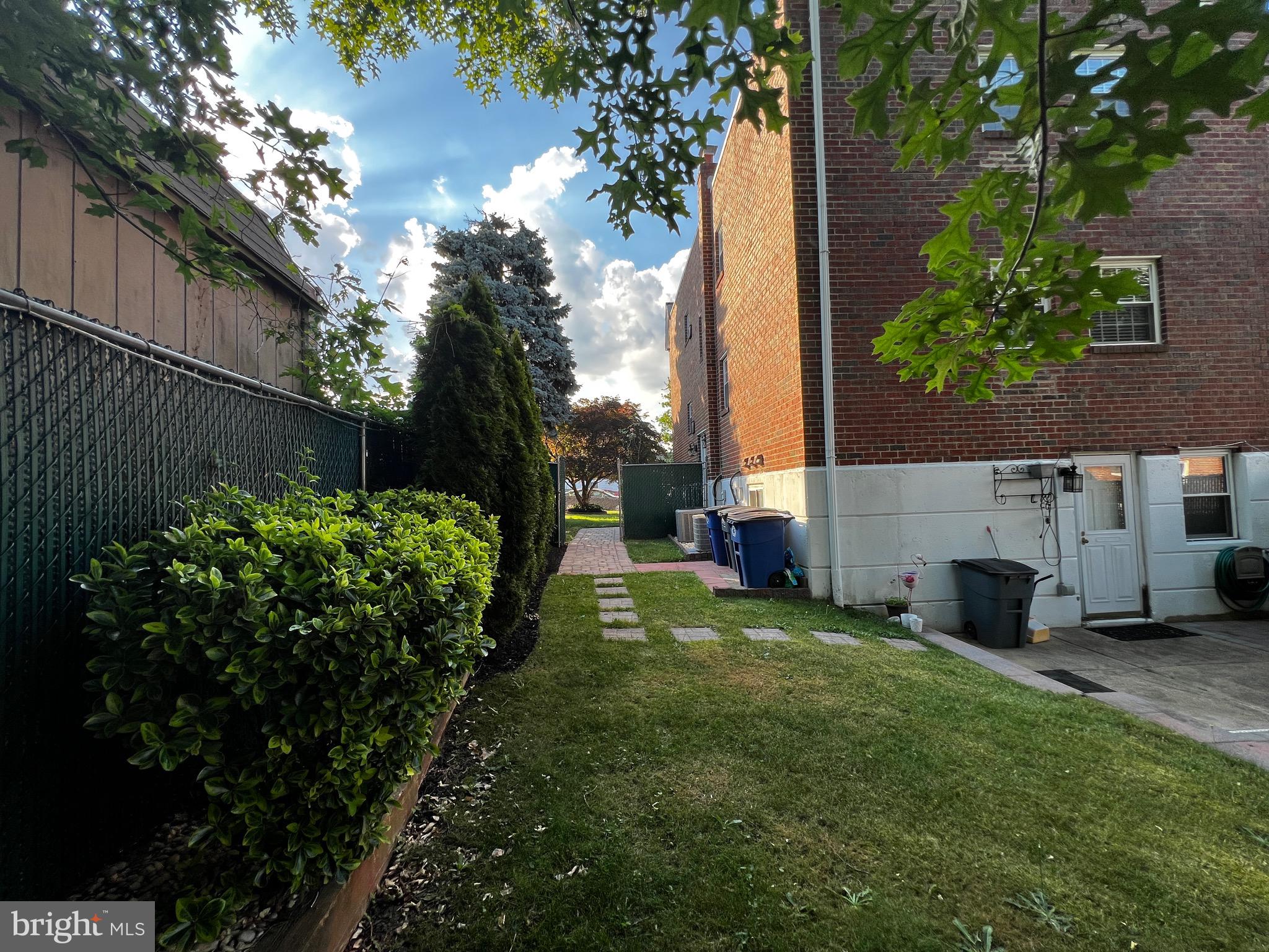 9911 Lackland Drive Philadelphia, PA 19114 - Photo 10 of 19