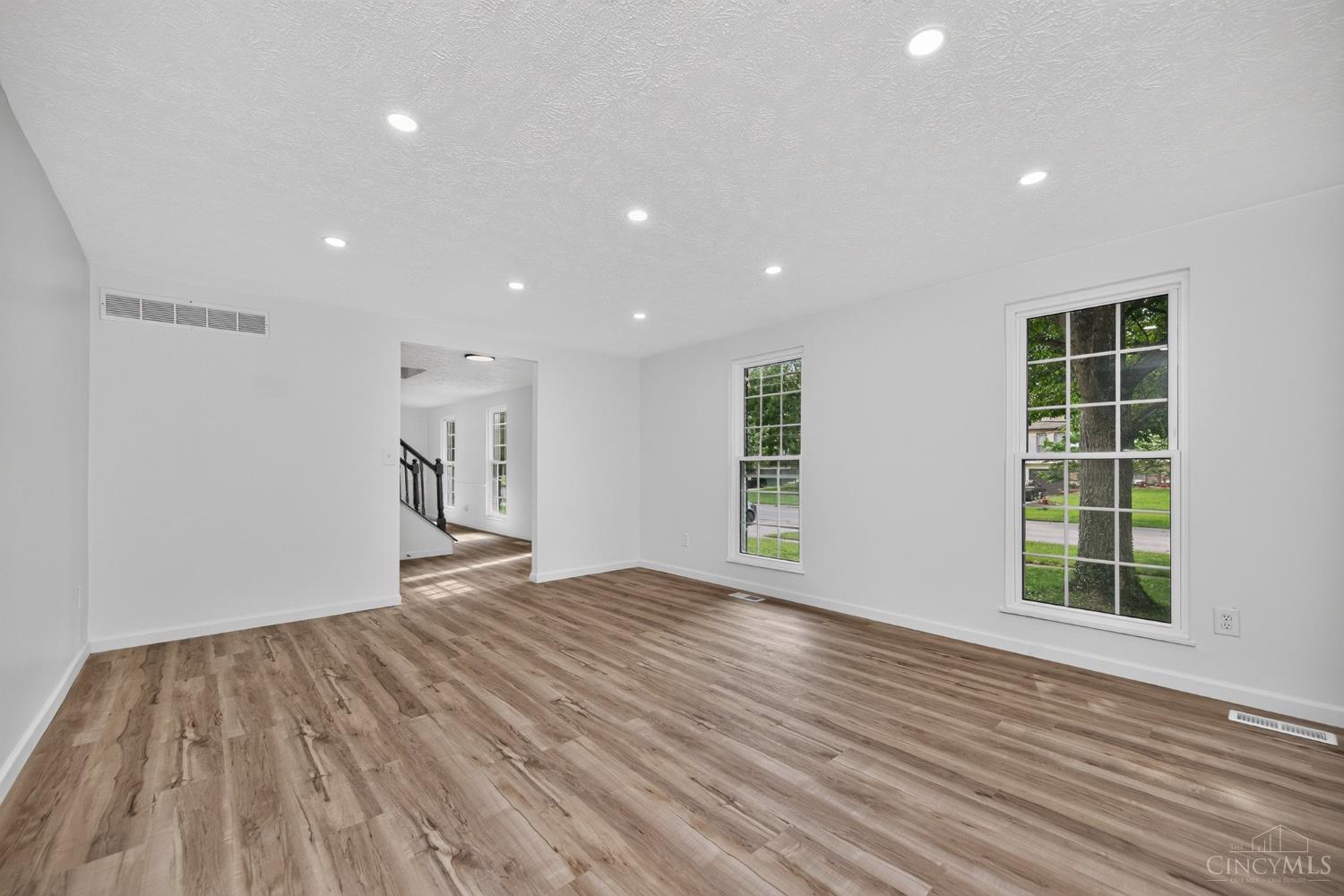 12022 Kenn Road Springdale, OH 45246 - Photo 5 of 62 Gallery Image 5