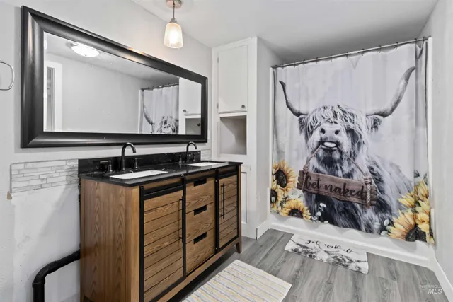 $415,000 | 5827 East Little Basin Road, King Hill, ID 83633