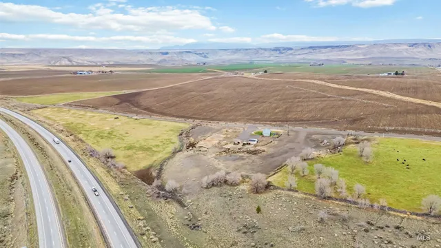 $415,000 | 5827 East Little Basin Road, King Hill, ID 83633