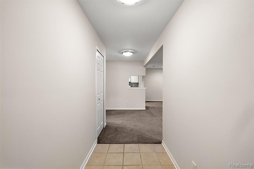 3707 Oakmonte Boulevard Rochester, MI 48306 - Photo 12 of 35