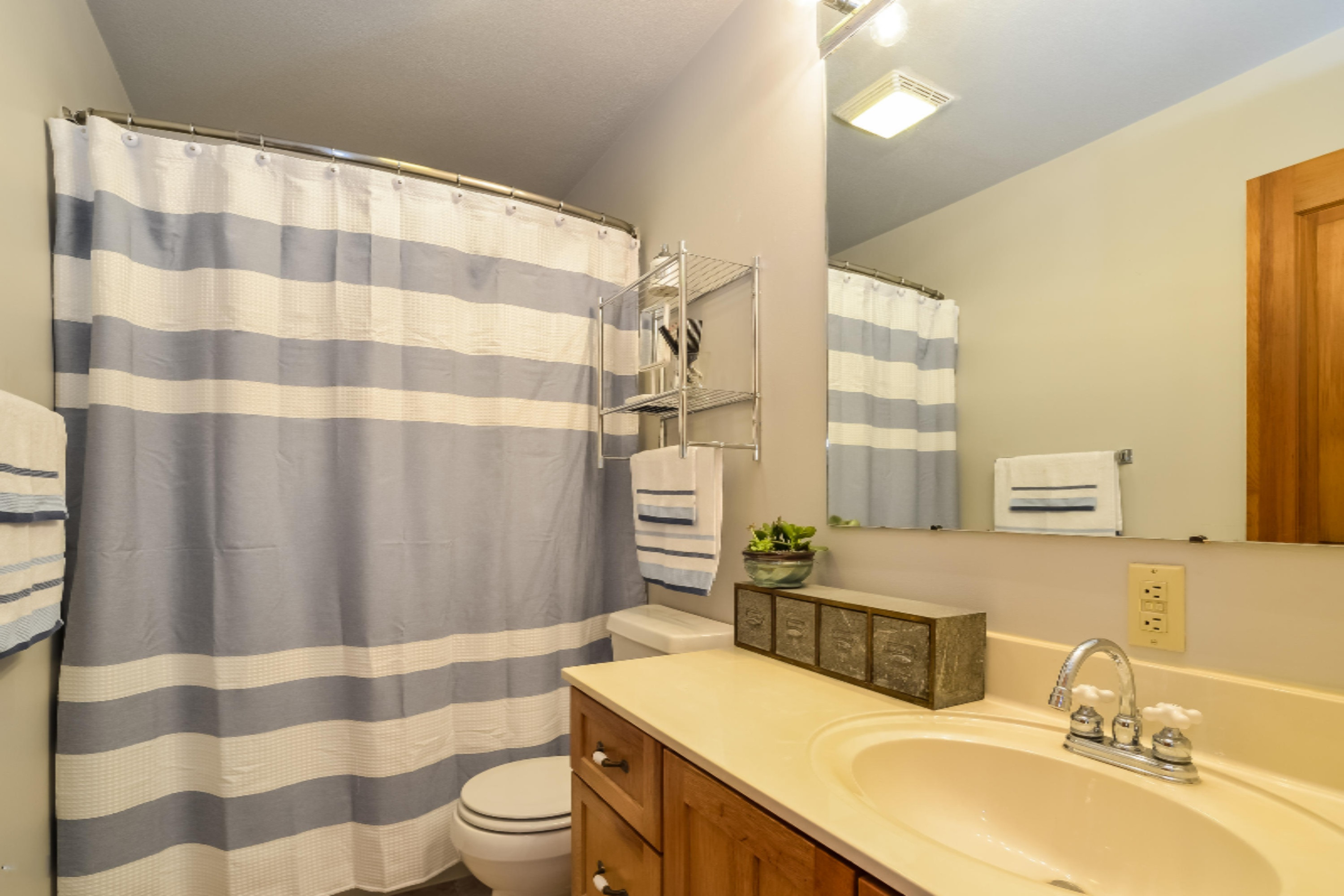 2699 Simonelli Road Muskegon, MI 49445 - Photo 18 of 33 017-Bathroom-4172769-large