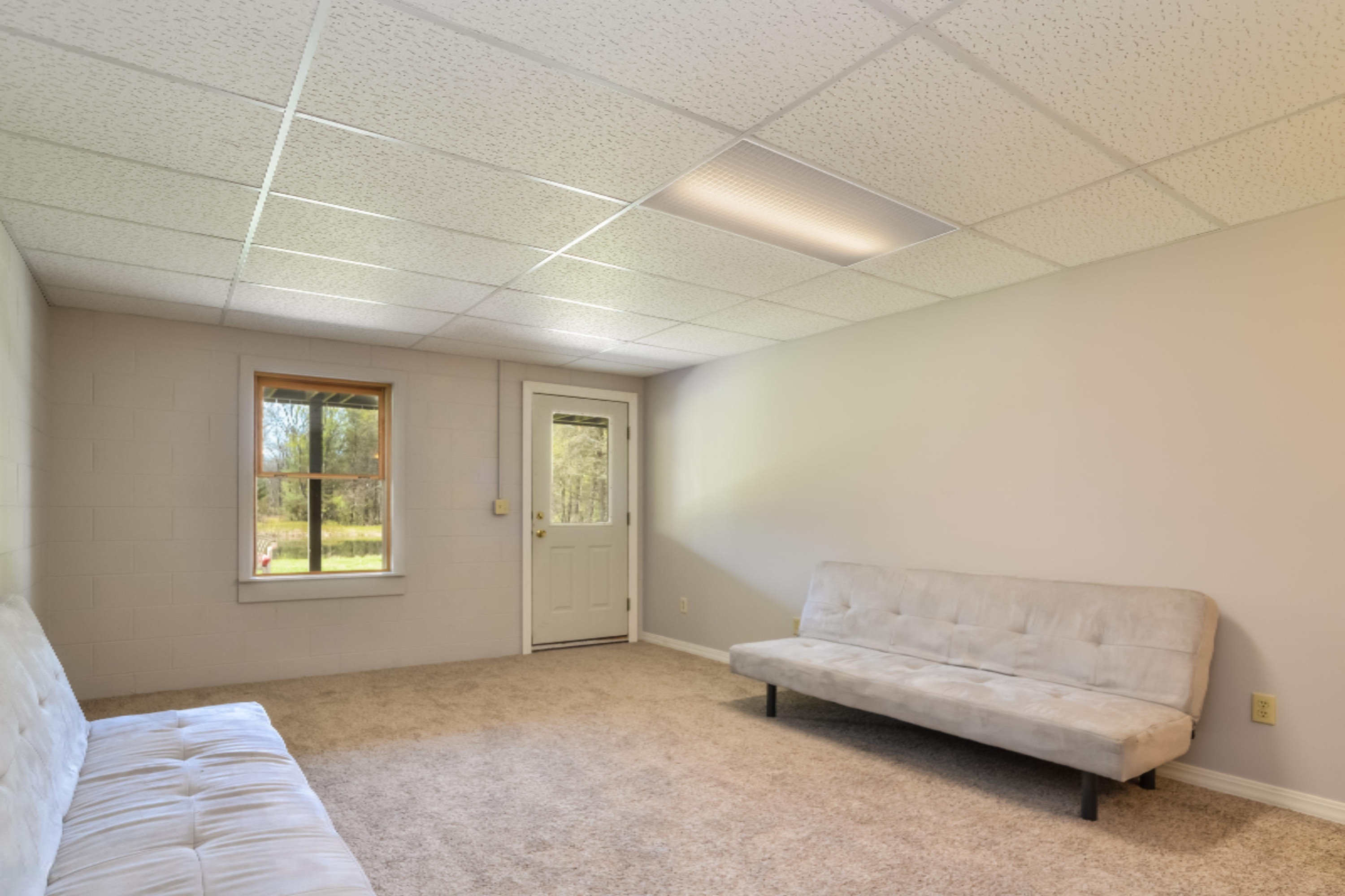 2699 Simonelli Road Muskegon, MI 49445 - Photo 20 of 33 019-Family_Room-4172777-large