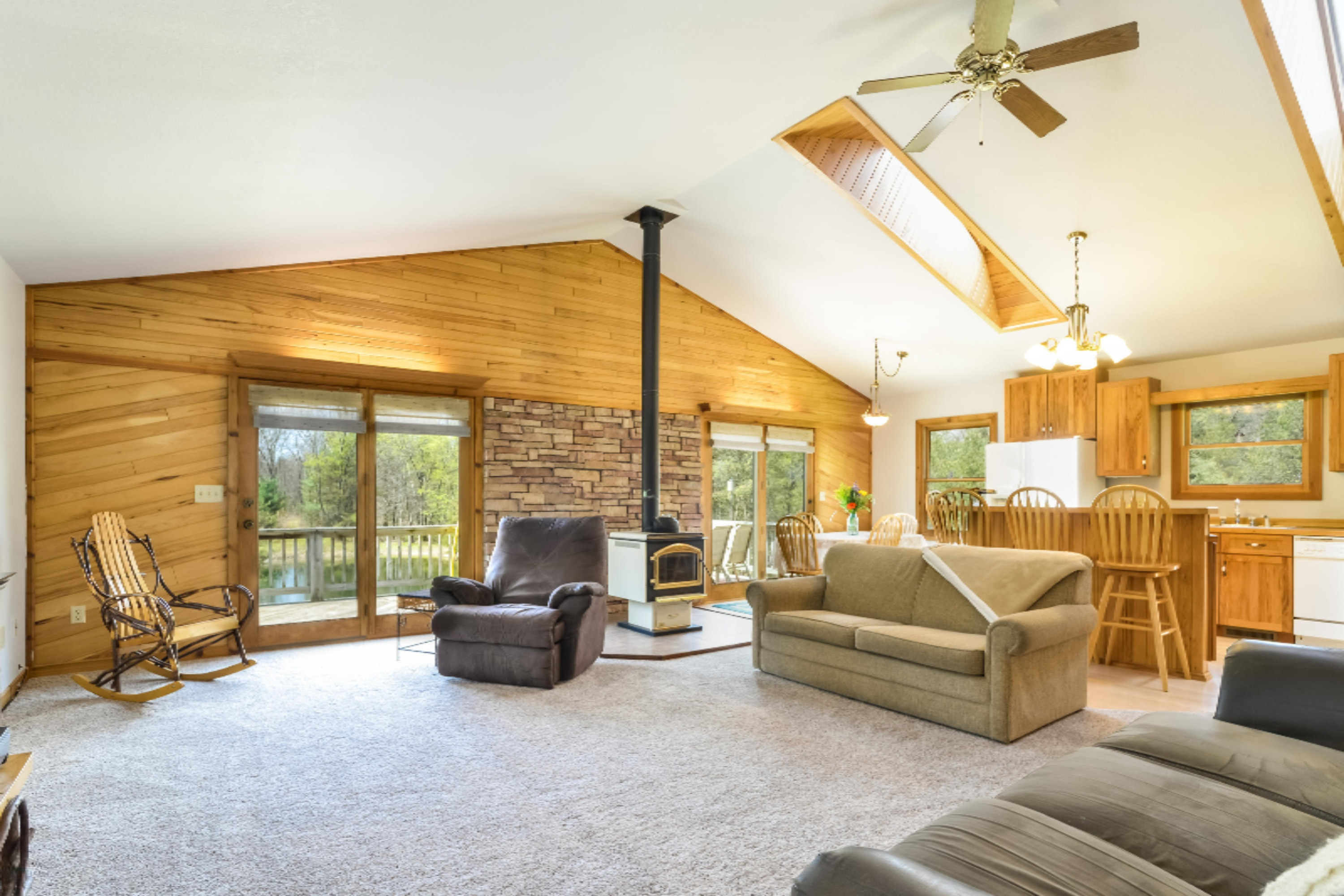 007-Living_Room-4172770-large