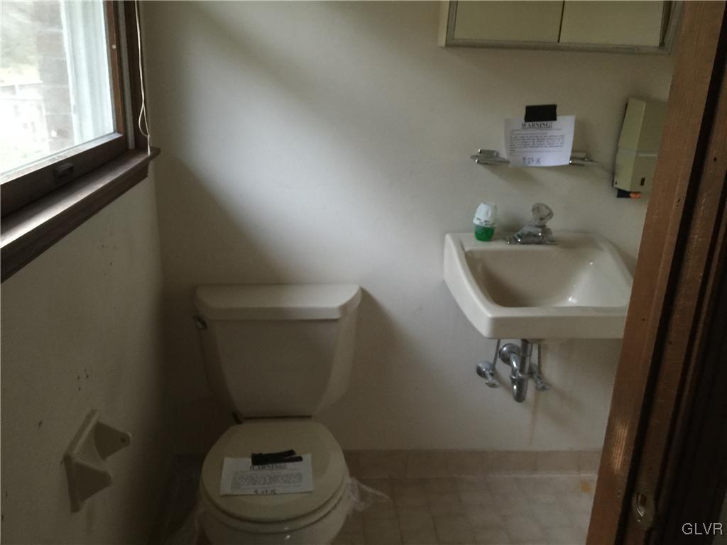 1815 Meadows Road Hellertown, PA 18055 - Photo 12 of 12 Gallery Image 12