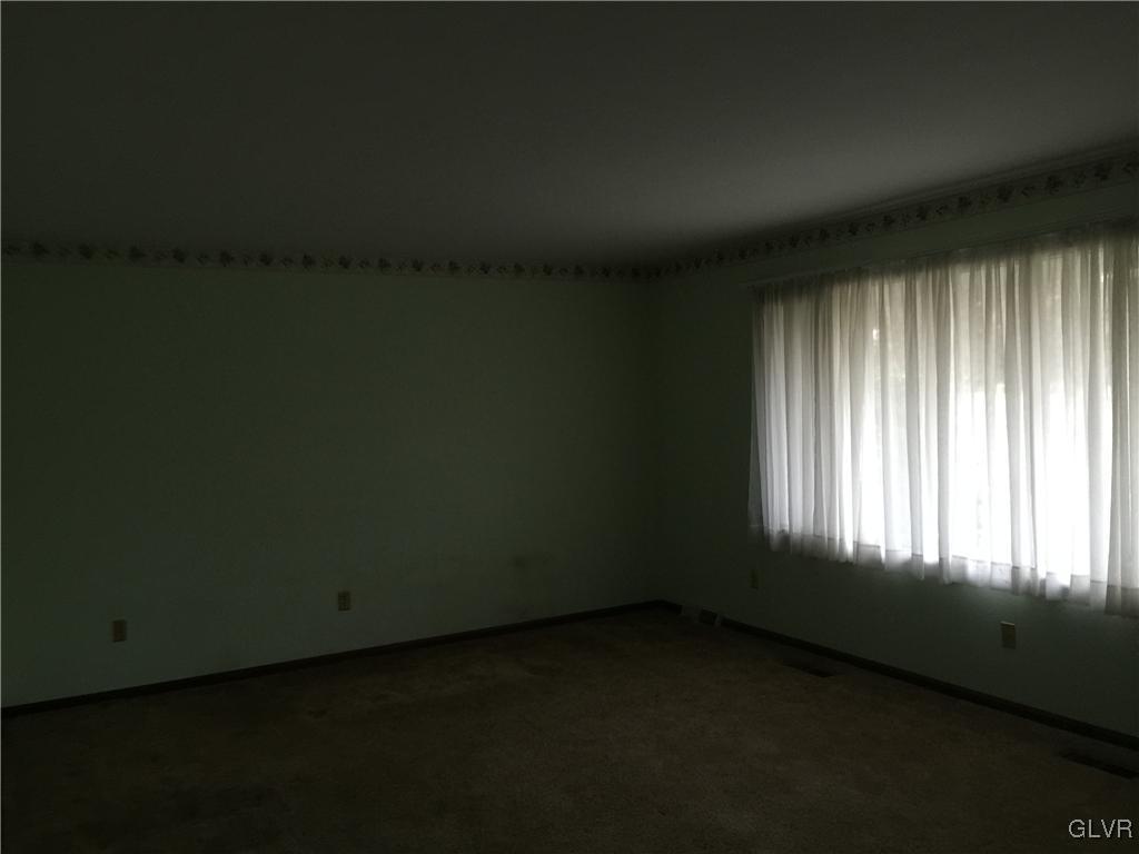 1815 Meadows Road Hellertown, PA 18055 - Photo 2 of 12 Gallery Image 2