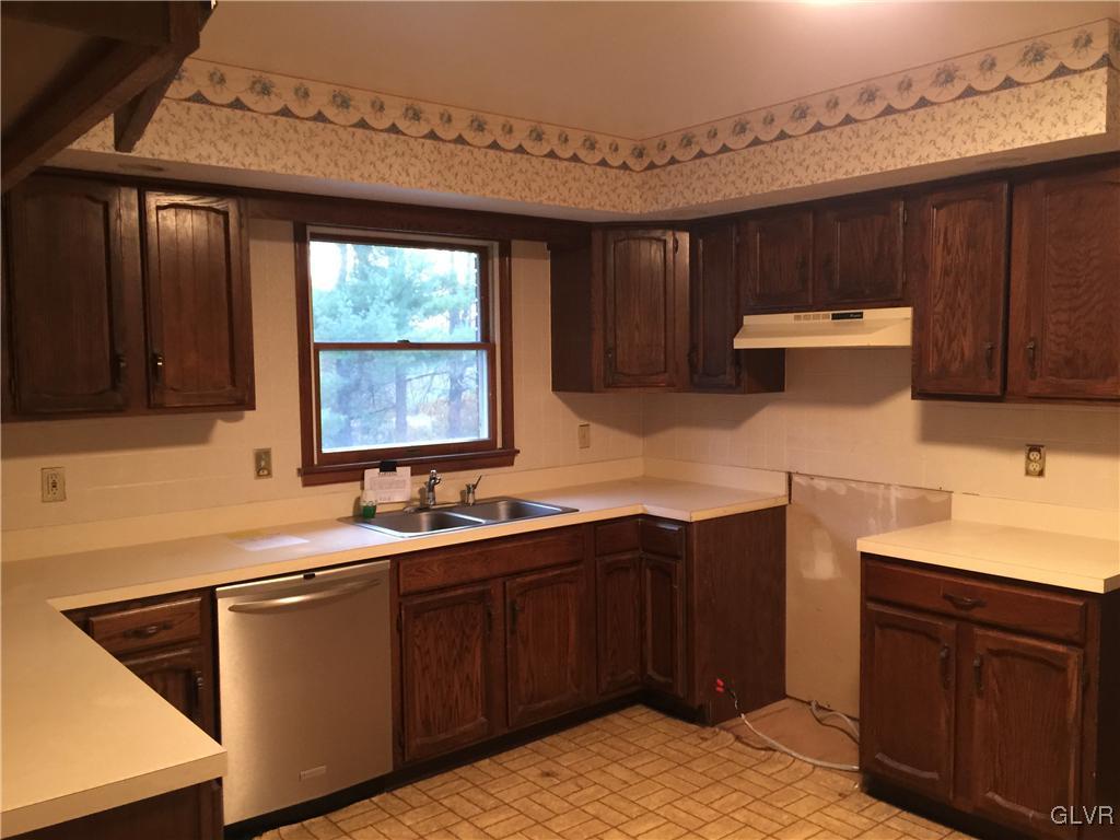 1815 Meadows Road Hellertown, PA 18055 - Photo 6 of 12 Gallery Image 6